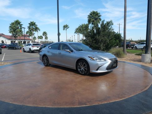 Used 2025 Lexus ES 300h w/ Premium Package image 1