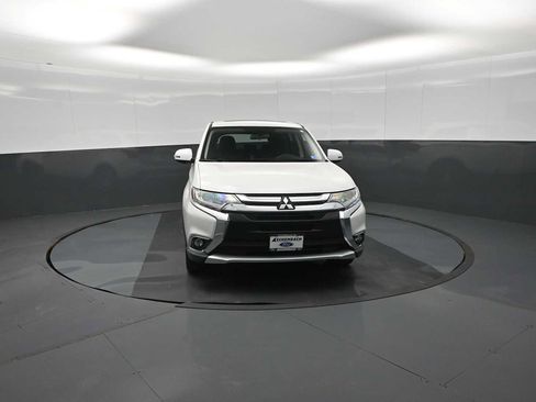 Used 2018 Mitsubishi Outlander SE AWD/4WD image 36