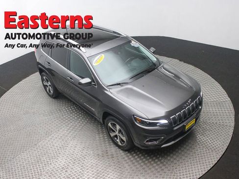 Used 2021 Jeep Cherokee Limited image 3