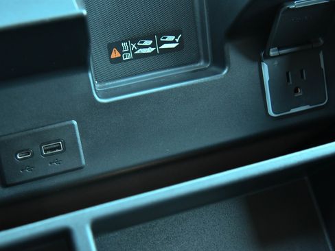 Used 2023 GMC Sierra 1500 Denali w/ Denali Reserve Package image 40