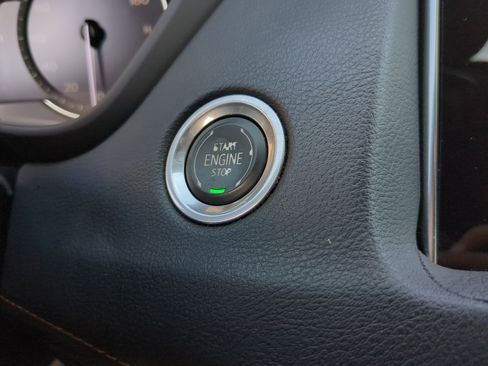 Used 2019 Cadillac XT4 Premium Luxury image 31