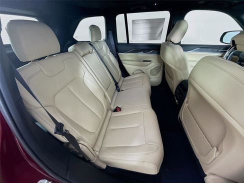 New 2025 Jeep Grand Cherokee Limited image 28