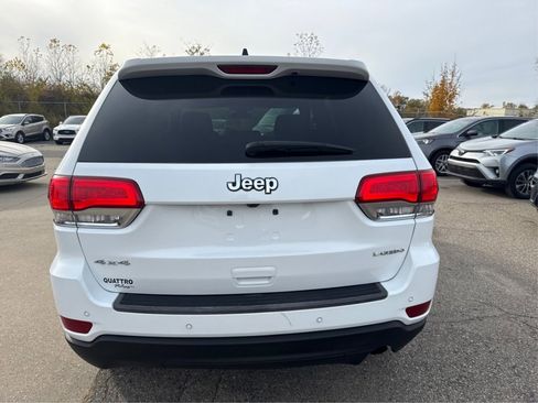 Used 2018 Jeep Grand Cherokee Laredo image 14