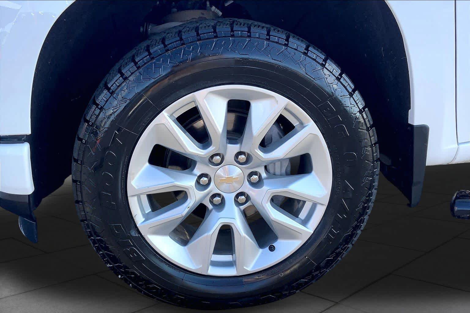 Used 2022 Chevrolet Silverado 1500 Custom AWD/4WD image 11