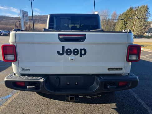 Used 2021 Jeep Gladiator Sport image 4