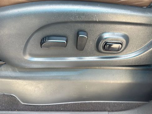 Used 2017 Nissan Titan Platinum Reserve image 25