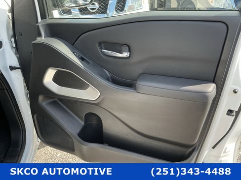 Used 2022 Nissan Frontier SV AWD/4WD image 12