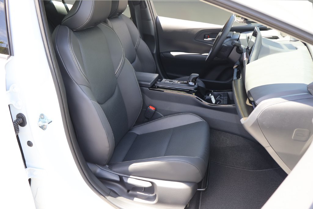 Certified 2026 Toyota Prius FWD image 18