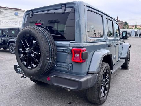 Used 2025 Jeep Wrangler Unlimited Sahara AWD/4WD image 7