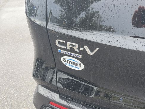 Used 2025 Honda CR-V Sport image 11