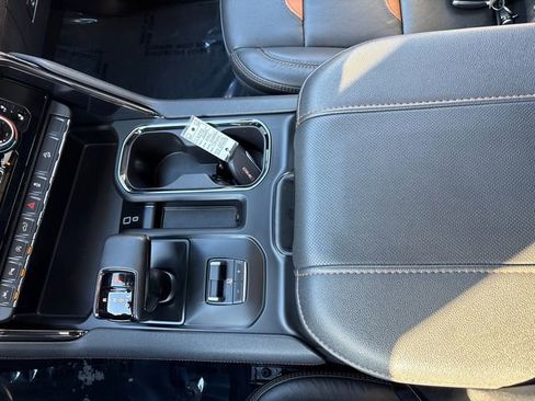 Used 2024 GMC Sierra 1500 AT4 w/ AT4 Preferred Package image 36