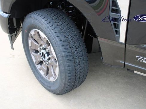 New 2025 Ford F350 King Ranch w/ FX4 Off-Road Package image 5