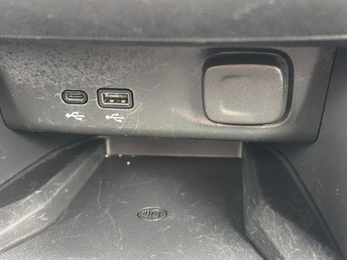 Used 2024 Buick Envista Sport Touring w/ Experience Buick Package image 57