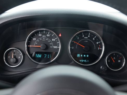 Used 2012 Jeep Wrangler Unlimited Rubicon w/ Connectivity Group AWD/4WD image 34