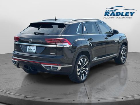 Used 2020 Volkswagen Atlas Cross Sport SEL R-Line AWD/4WD image 2