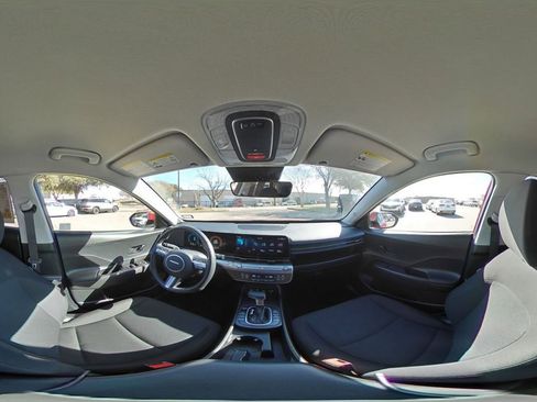 Used 2025 Hyundai Kona SEL image 42