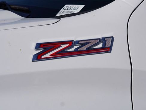 Used 2019 Chevrolet Silverado 1500 LT Trail Boss w/ Convenience Package image 9