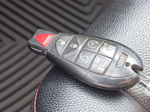 Used 2017 Dodge Grand Caravan GT image 33