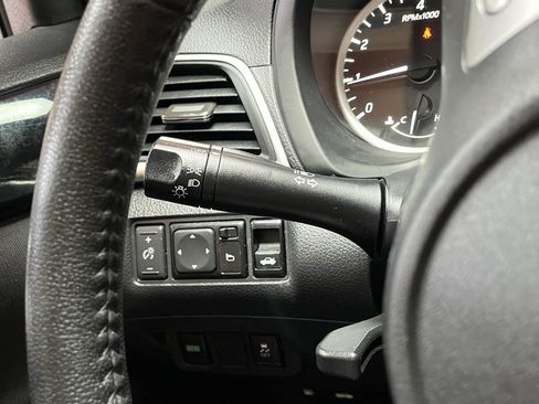 Used 2019 Nissan Sentra SV FWD image 17