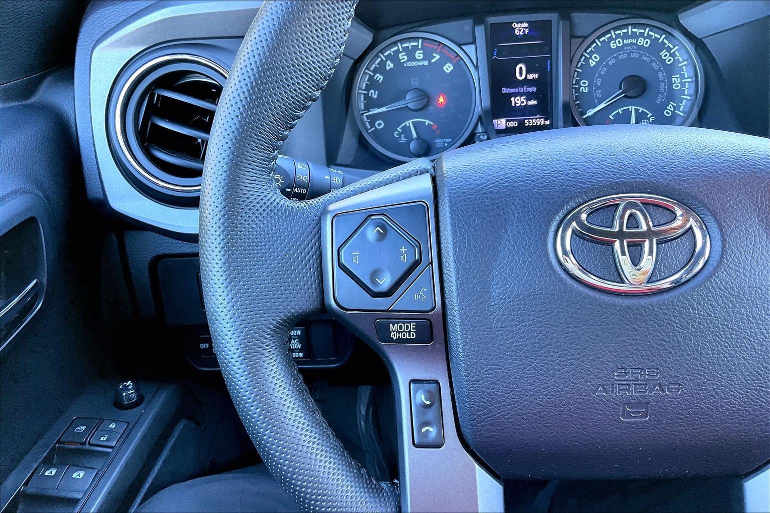 Used 2021 Toyota Tacoma TRD Off-Road w/ TRD Premium Off Road Package AWD/4WD image 18