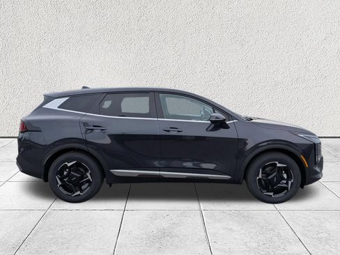 Used 2026 Kia Sportage EX FWD image 2