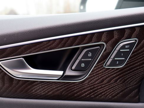 Used 2022 Audi Q8 Premium Plus w/ Premium Plus Package image 24