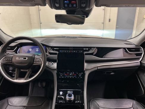 Used 2022 Jeep Grand Cherokee Limited 4xe w/ Luxury Tech Group II image 18