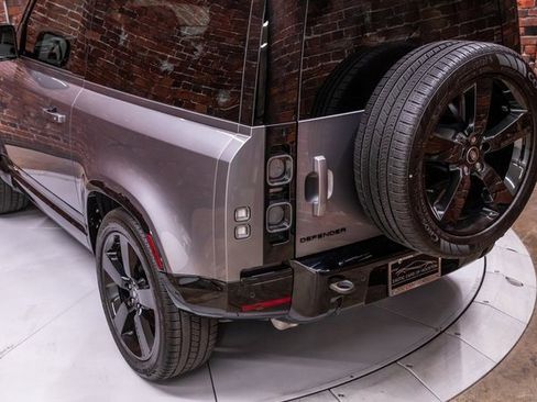 Used 2023 Land Rover Defender 90 X image 8
