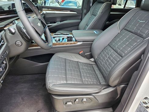 Used 2025 Cadillac Escalade Sport Platinum w/ LPO, ONYX Package AWD/4WD image 11