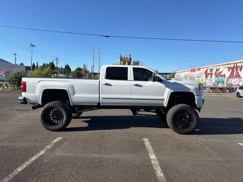 Used 2018 GMC Sierra 3500 SLT w/ Duramax Plus Package AWD/4WD image 8