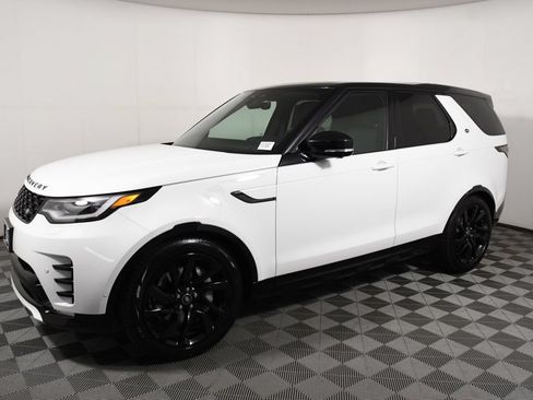 Used 2025 Land Rover Discovery Dynamic SE AWD/4WD image 2