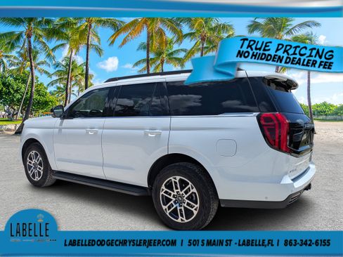 Used 2025 Ford Expedition Active AWD/4WD image 4