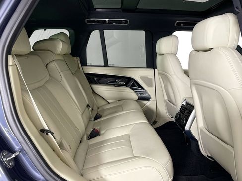 Used 2025 Land Rover Range Rover SE AWD/4WD image 15