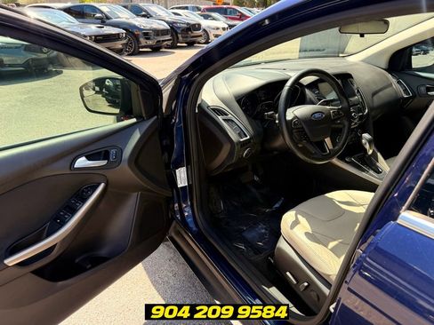 Used 2016 Ford Focus Titanium w/ Exterior Protection Package FWD image 18