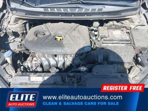 Used 2014 Hyundai Elantra SE image 20