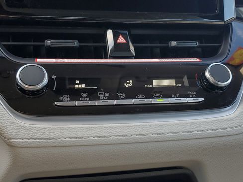 Used 2026 Toyota Corolla Cross L image 25