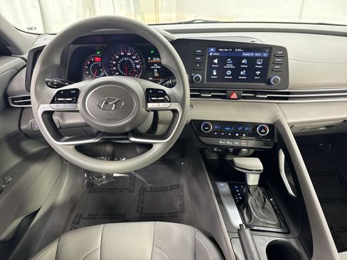 Used 2023 Hyundai Elantra SEL image 27