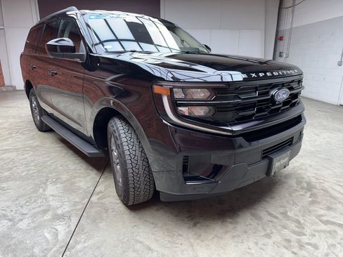 Used 2025 Ford Expedition Active image 7