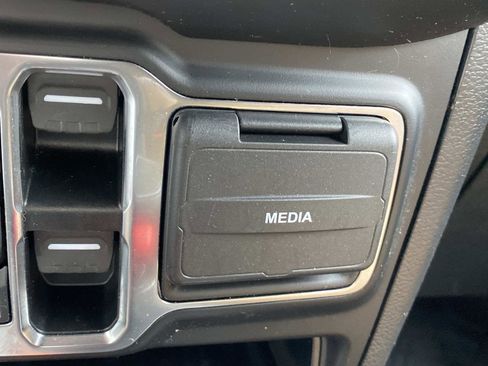 Used 2023 Jeep Wrangler Sahara image 42