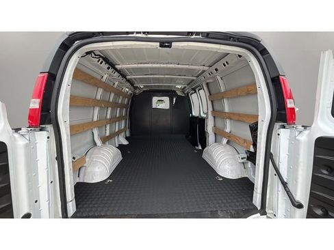 Used 2024 GMC Savana 2500 w/ Driver Convenience Package RWD image 31