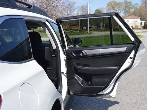 Used 2019 Subaru Outback 2.5i Premium image 20