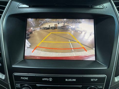 Used 2017 Hyundai Santa Fe SE image 9