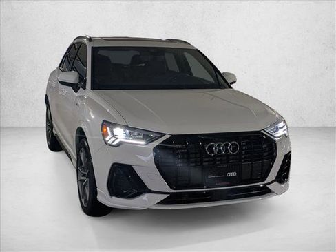 Certified 2025 Audi Q3 2.0T Premium w/ Convenience Package image 3