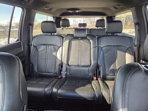 Used 2024 Jeep Wagoneer L Series II image 24