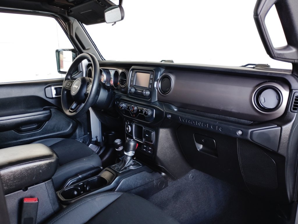 Used 2018 Jeep Wrangler Sport AWD/4WD image 13