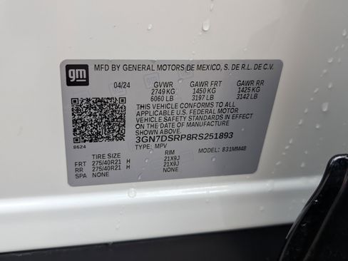 Used 2024 Chevrolet Equinox EV RS FWD image 36