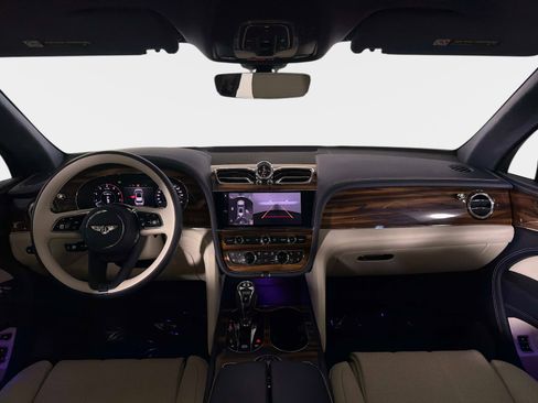 Used 2024 Bentley Bentayga AWD/4WD image 37