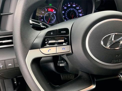 Used 2023 Hyundai Elantra SEL image 18