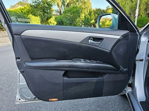 Used 2005 Toyota Avalon Touring image 17