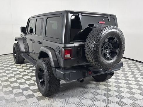 Used 2020 Jeep Wrangler Unlimited Sahara AWD/4WD image 6